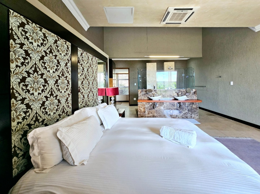 8 Bedroom Property for Sale in Waverley Free State